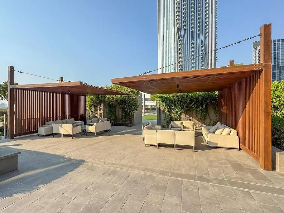 First Class 1Br Urban Chic Oasis Dubai Apartment